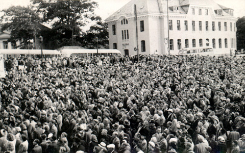 ノルウェー・オスロにて3万5千の聴衆に語る（1950）